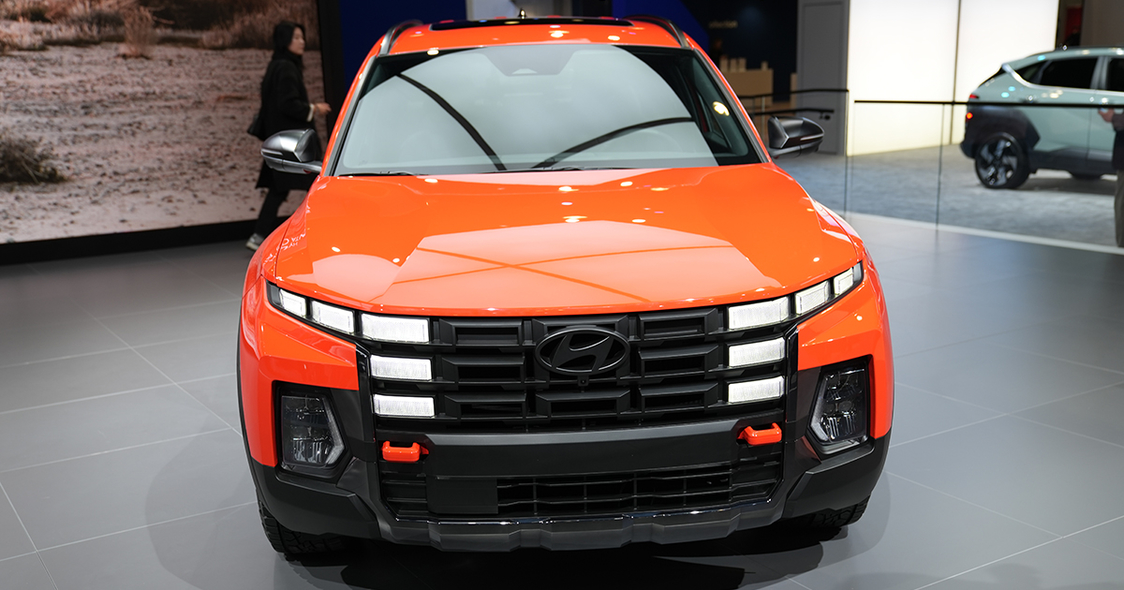 2025 Hyundai Tucson, Santa Cruz get bold new looks | Automotive News